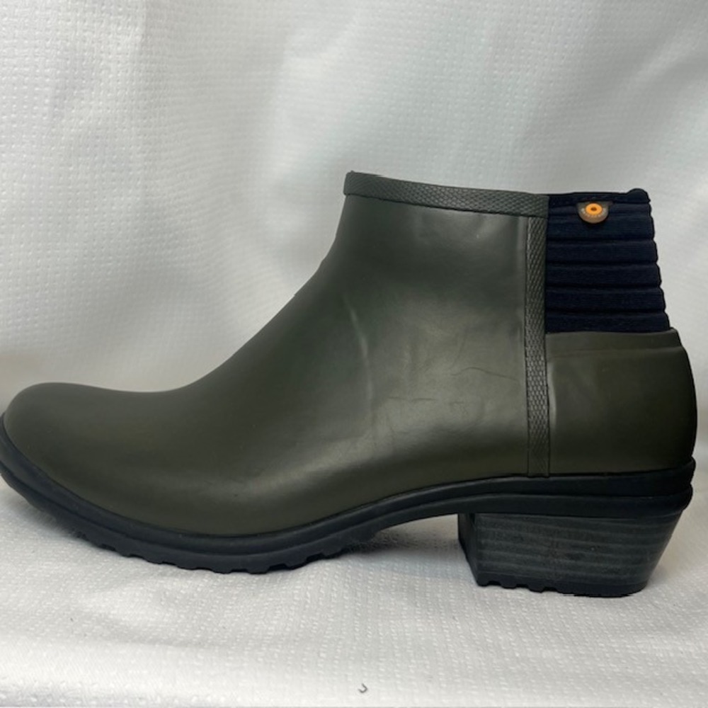 Country Chic Farmhouse Style BOGS Ankle Waterproof Green Womens Boots Size 9